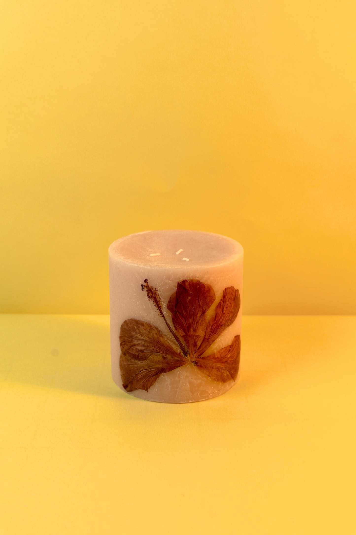 Candle decorated with dried flowers (big size)