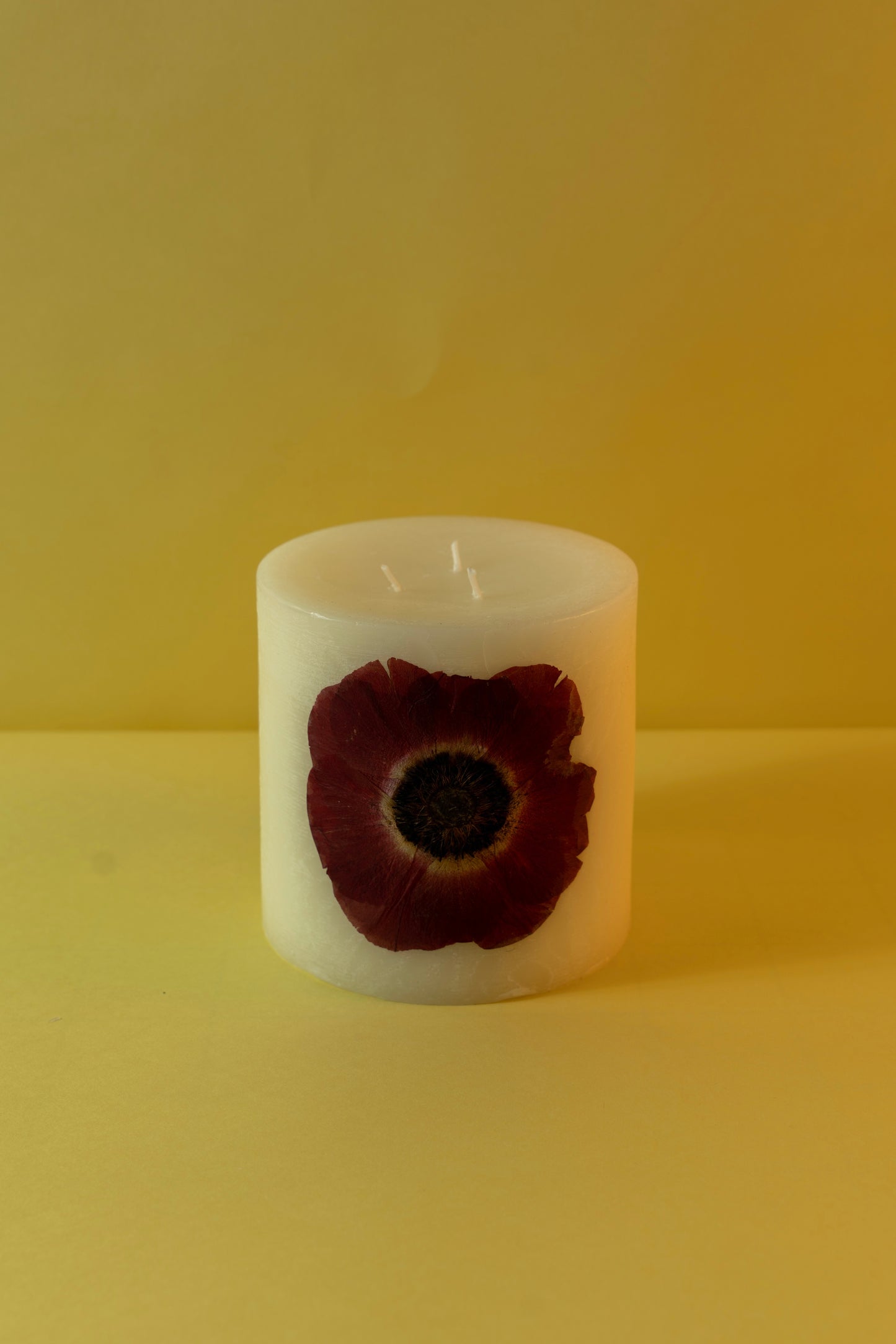 Candle decorated with dried flowers (big size)