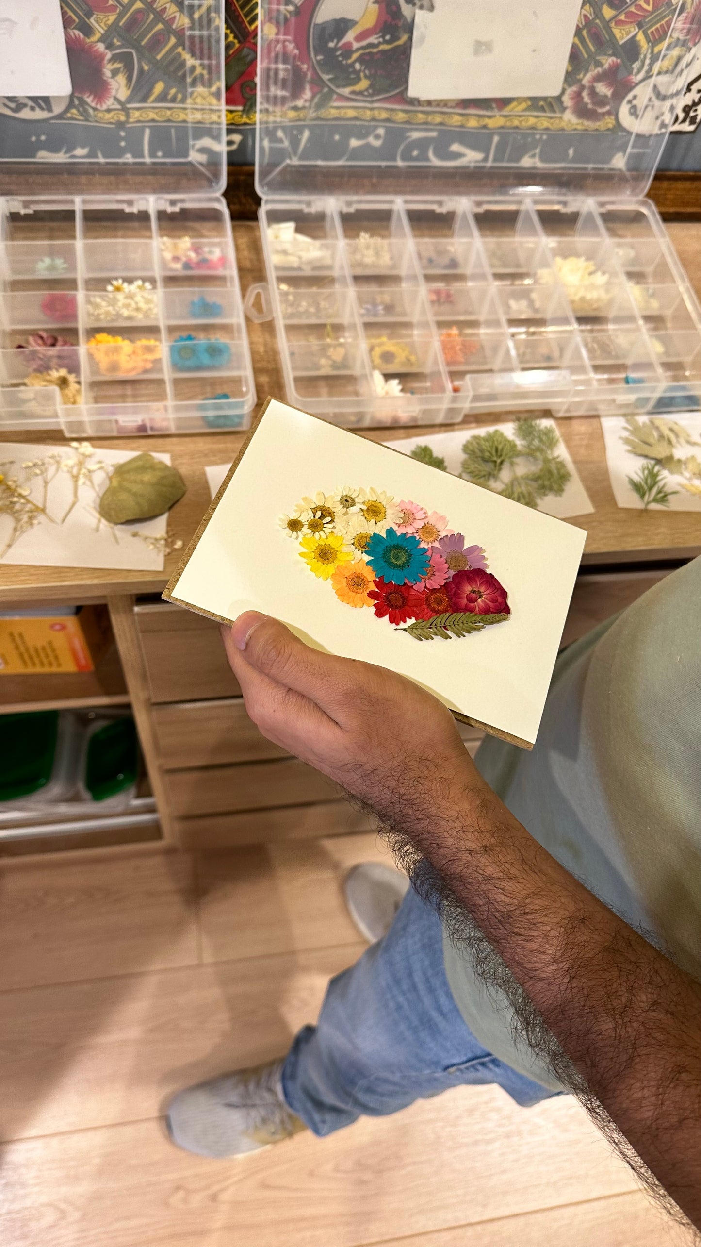 Art with Dried flowers Workshop - الفن مع الورد المجفف