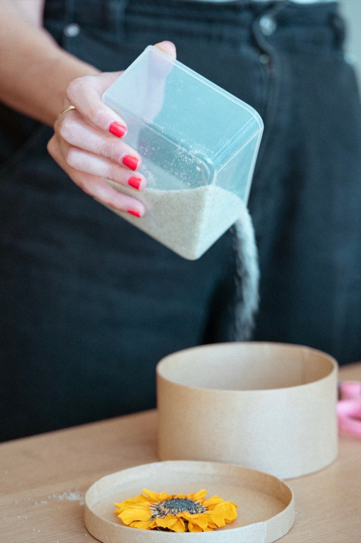 Reusable Silica for Drying Flowers