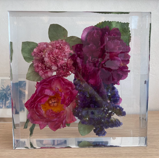 Eternal Blossom - flowers in resin